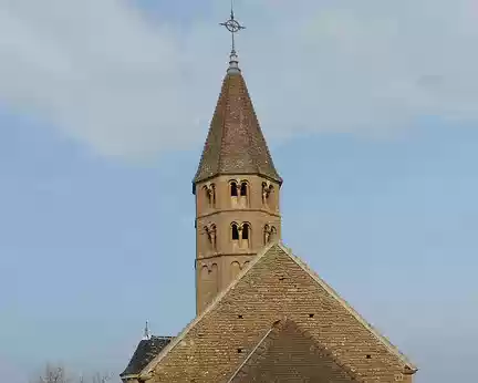 PXL092 Eglise de Loché.